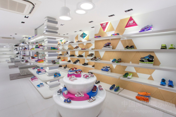 澳门Osaka Shoes品牌鞋店陈列台设计