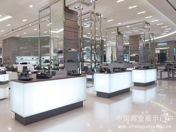 圣彼得堡DLT百货鞋履展柜设计